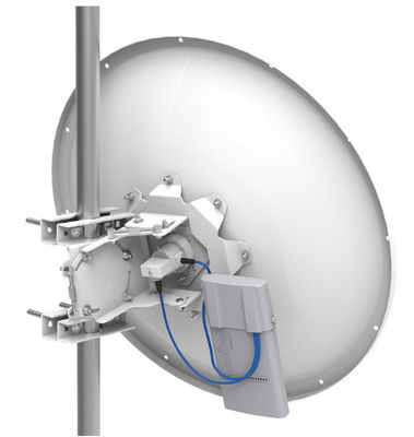 système de surveillance sans fil extérieur de 30dBi 100W Mikrotik MANT30 PA/MTAD-5G-30D3-PA